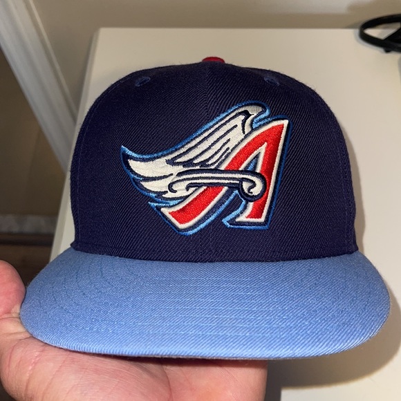 Vintage Los Angeles Angels FITTED baseball hat. - Picture 2 of 5